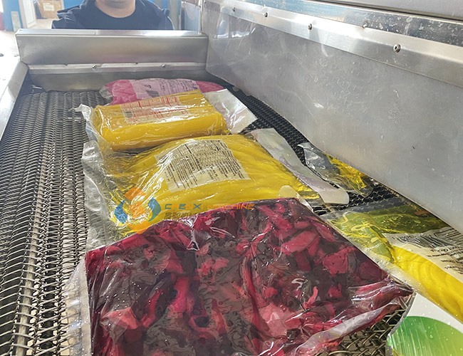 腌咸菜包裝袋烘干機使用現場